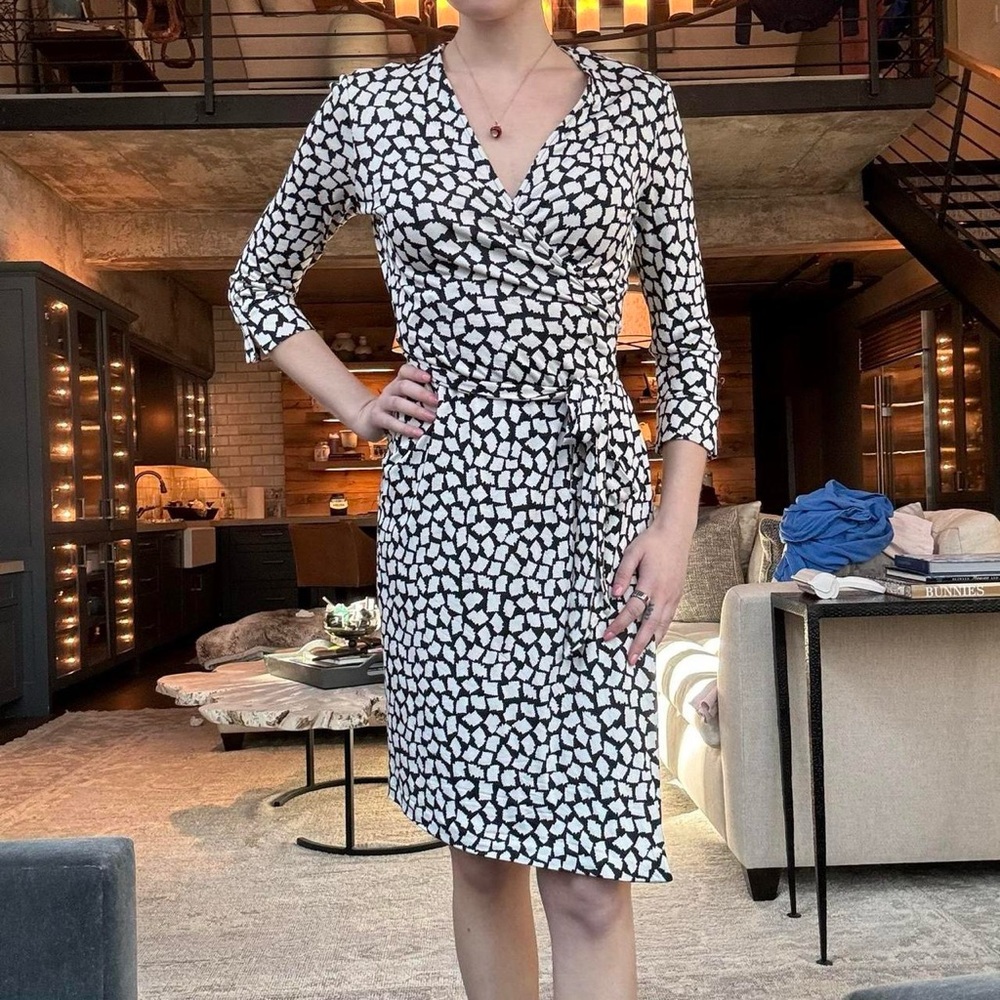 Diane Von Furstenberg Black and White Sheath Dress with 3/4 Cuffed Sleeves